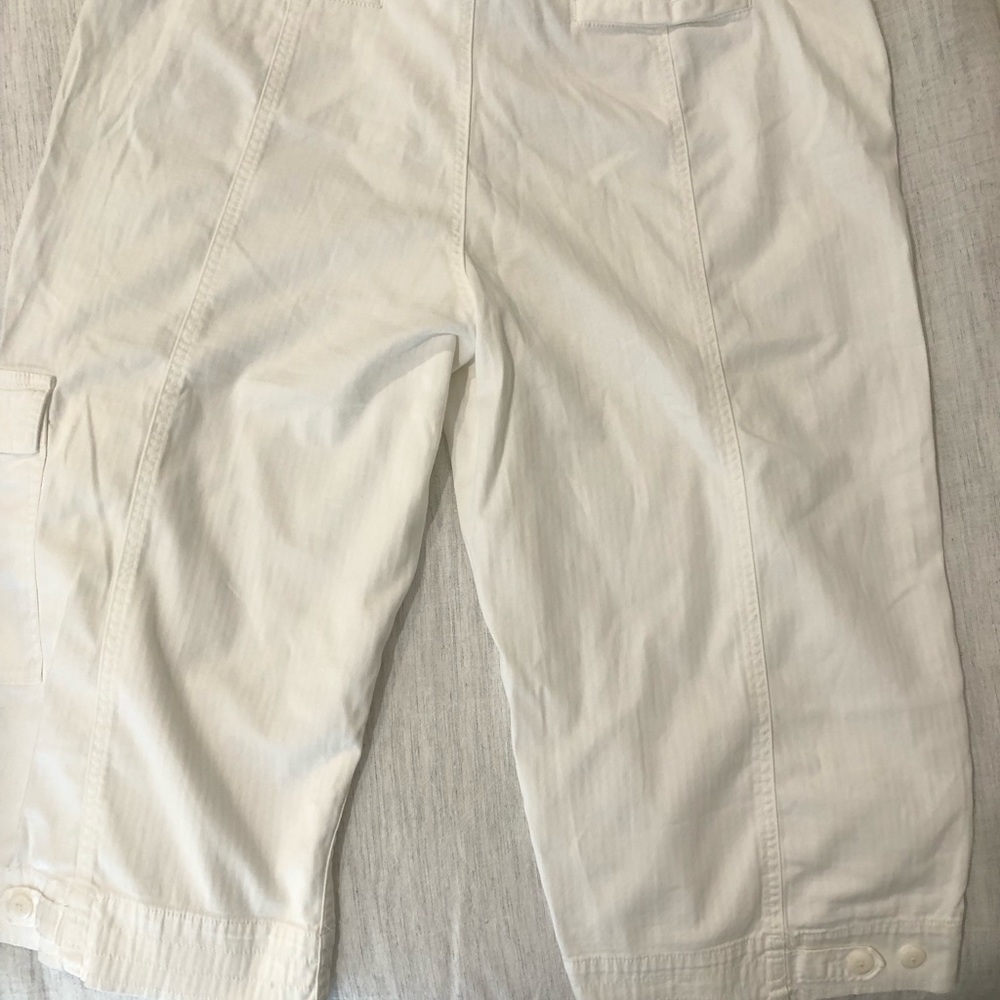 Coldwater Creek cropped capri white light weight